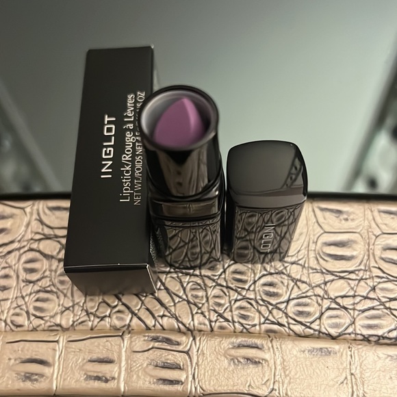 INGLOT Other - NIB! Inglot Lipstick In Color #281.